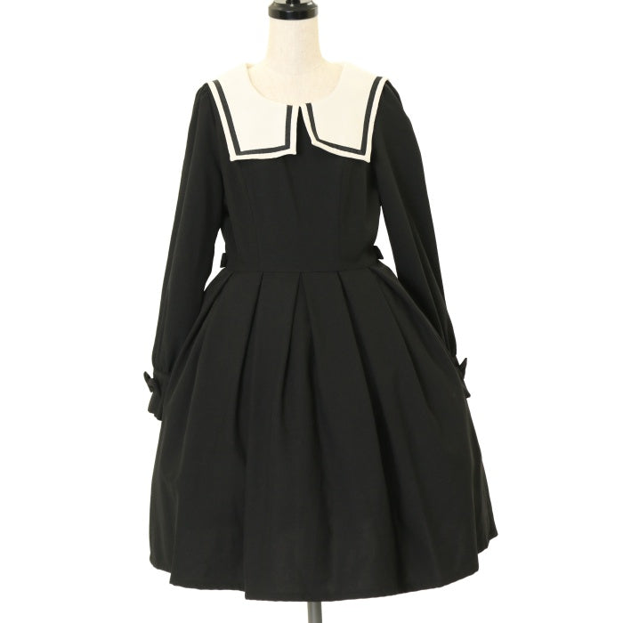 イノセントワールドホワイト　スクエアーカラーワンピース イノセントワールドホワイト スクエアーカラーワンピース イノセント