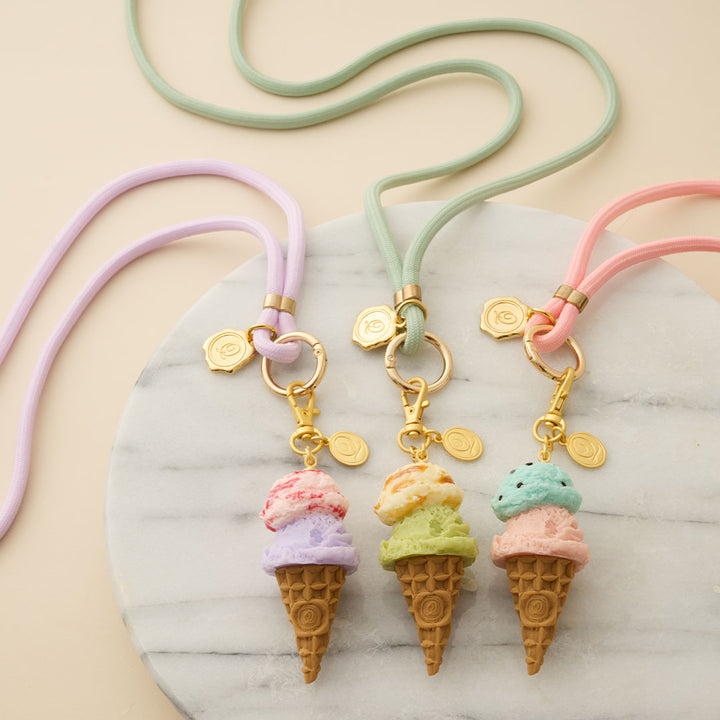 【Q-pot.】 ダブルアイスクリーム　バッグチャーム ＋ カフェ割引券１枚 シーソルトキャラメル＆ピスタチオ ダブルアイスクリーム バッグ