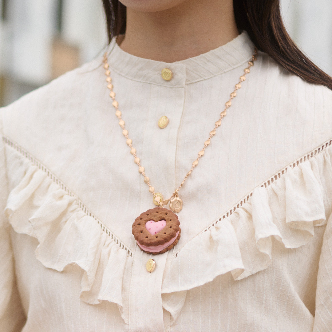 Strawberry Milk Jam Cocoa Cookie Necklace | Q-pot. | Wunderwelt