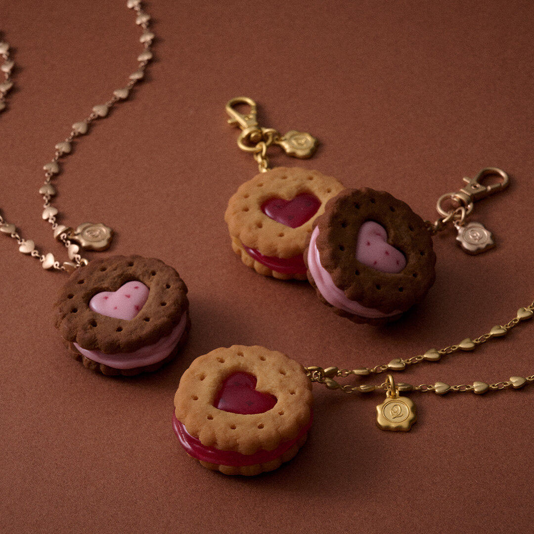 Strawberry Milk Jam Cocoa Cookie Necklace | Q-pot. | Wunderwelt