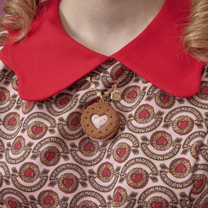 Strawberry Milk Jam Cocoa Cookie Necklace | Q-pot. | Wunderwelt
