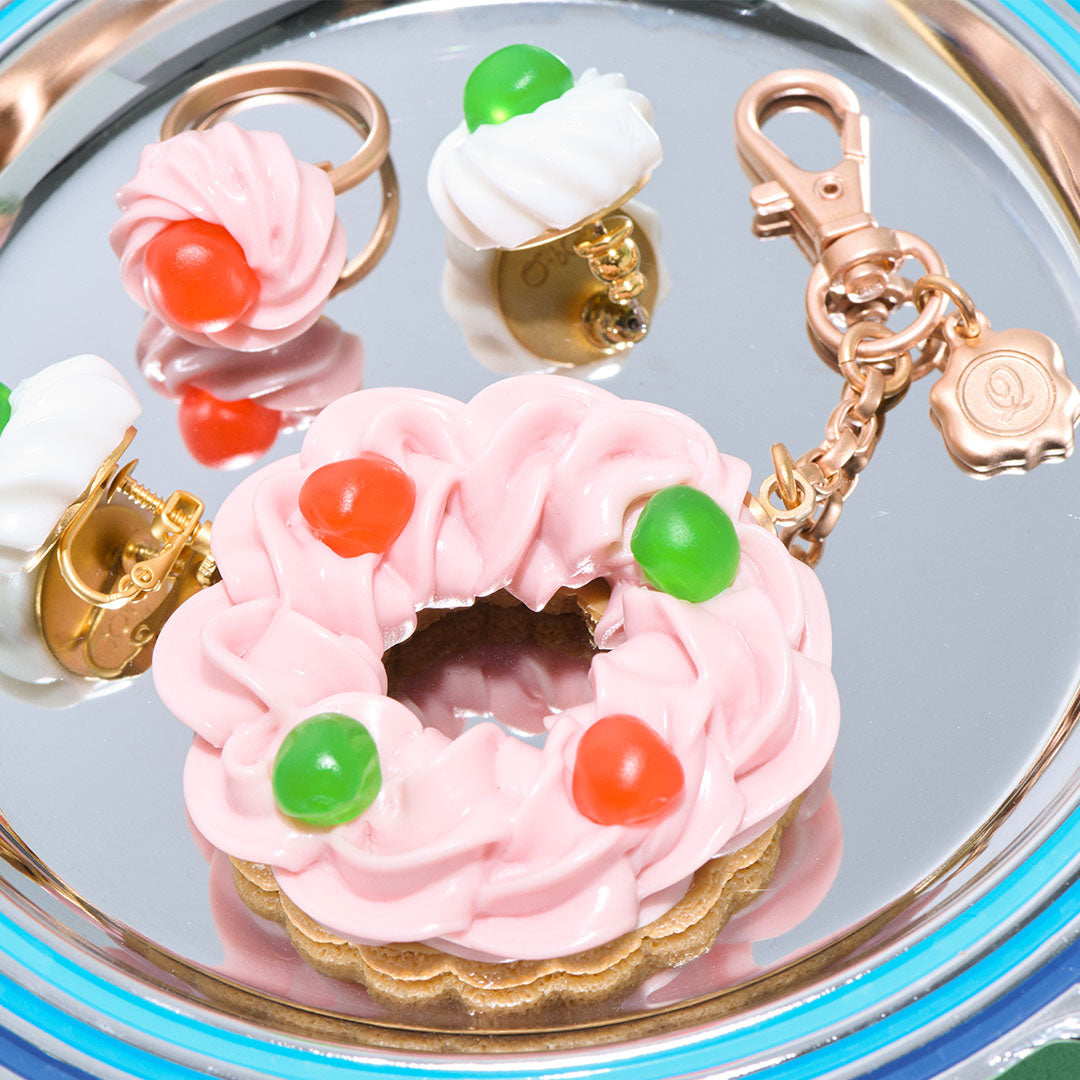 ドレンチェリーケーキ バッグチャーム(ストロベリー