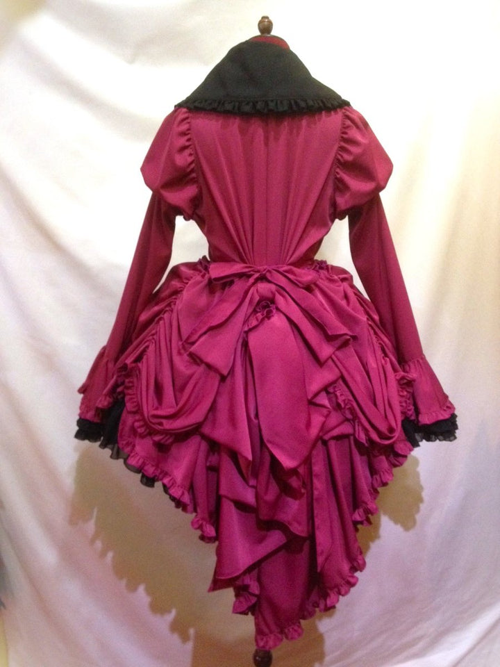 marble カメオタイ付クラシカルバッスルリボンワンピース　未使用 カメオタイ付きクラシカルバッスルリボンワンピース +レイヤードV字