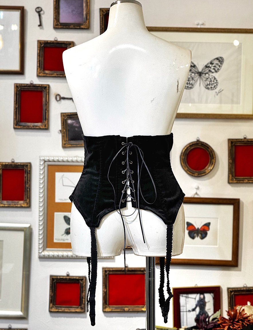 hmコルセット風ガーターベルト(別珍/バックル/PS) | Na+H | ロリータ