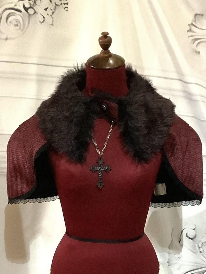 レ*イ様 ★ずぐに使える★ ファッションボニータ★イーグル★フェザーの豪華セット Fur Collar Cape with Decorative Cross | MARBLE | Wunderwelt Fleur