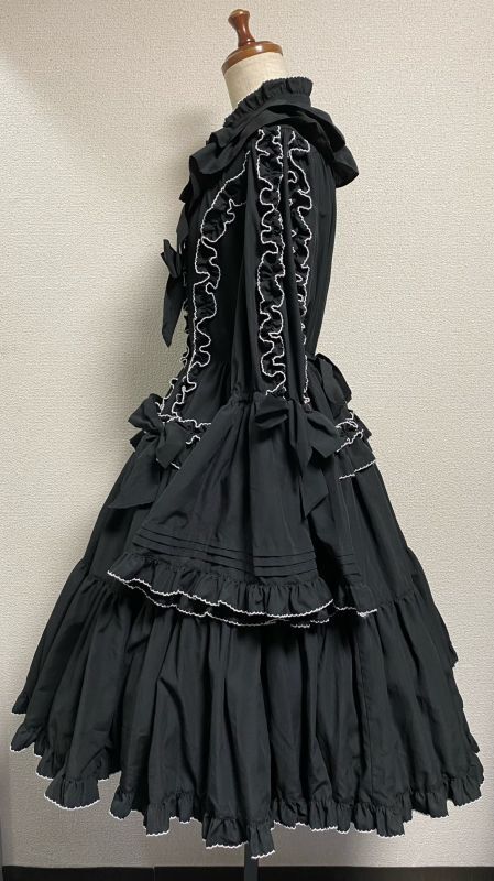 Stand Collar Princess Dress【black × white pico frill