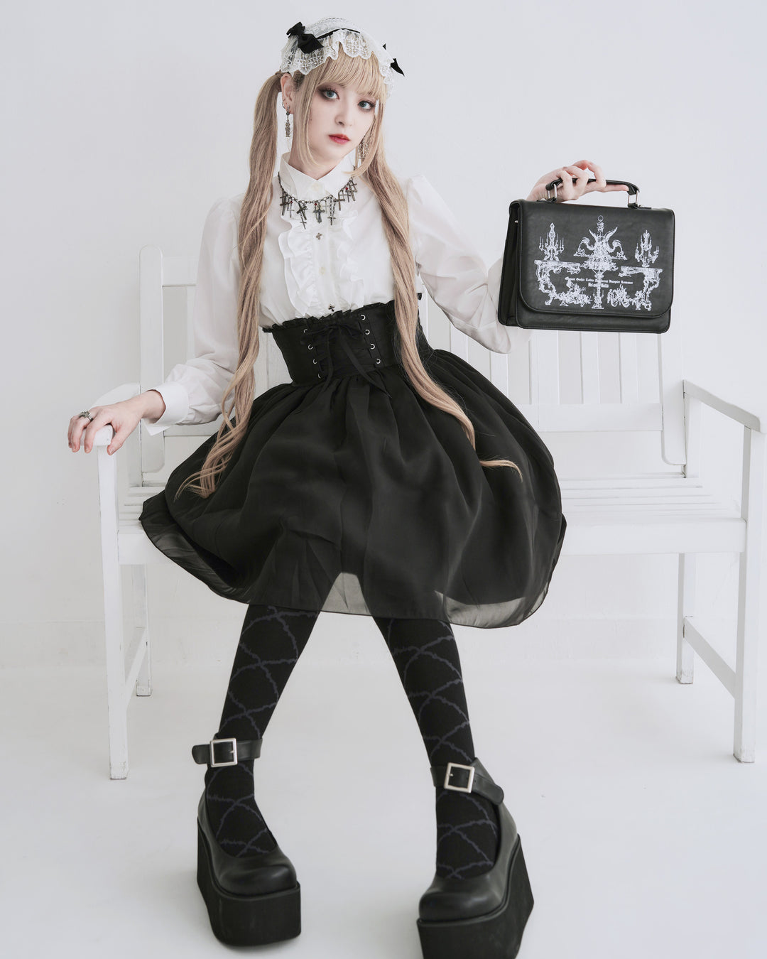 ※21日まで 【美品】モワメームモワティエ　オーナメントテーブル2wayバッグ 21日まで 【美品】モワメームモワティエ オーナメントテーブル