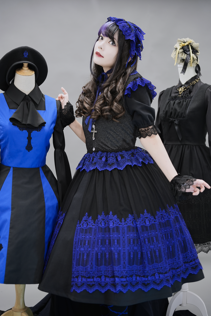 Limited Online sale】Candelabra Emblem Gate 2way Apron Dress | Moi