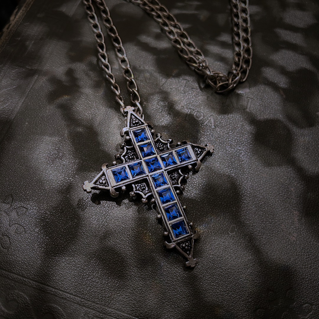Blue Jewel Cross Pendant | Moi-même-Moitié | Wunderwelt Fleur