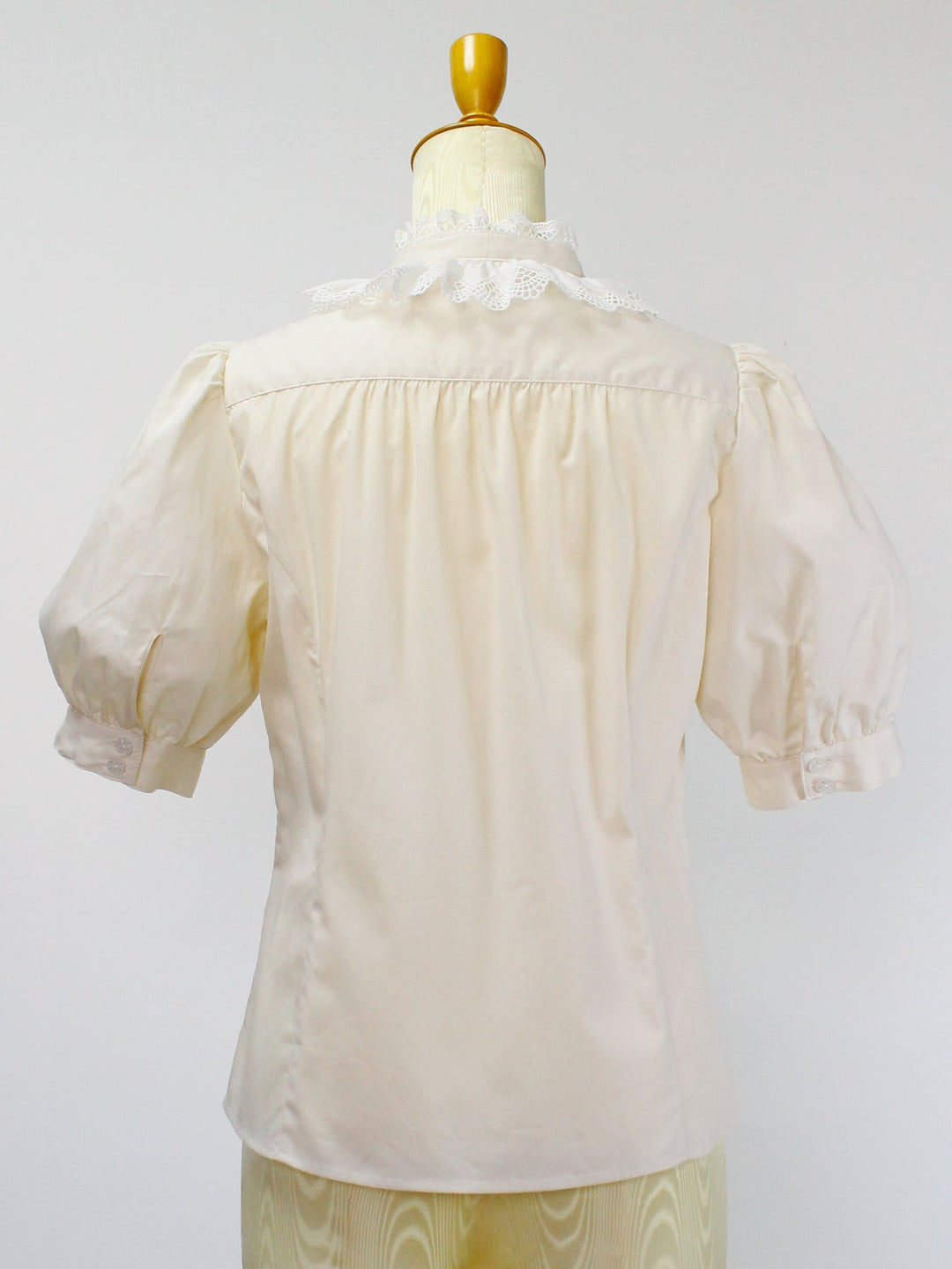 新品未使用 Victorian maiden コットンレースフリルブラウス 生成 コットンレースフリルブラウス | Victorian maiden | Wunderwelt Fleur