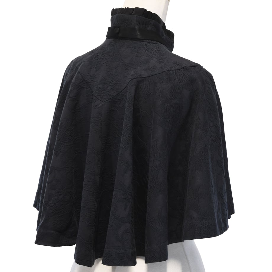 Roxanne Jacquard Ribbon Cape | Sheglit | Wunderwelt Fleur - Online