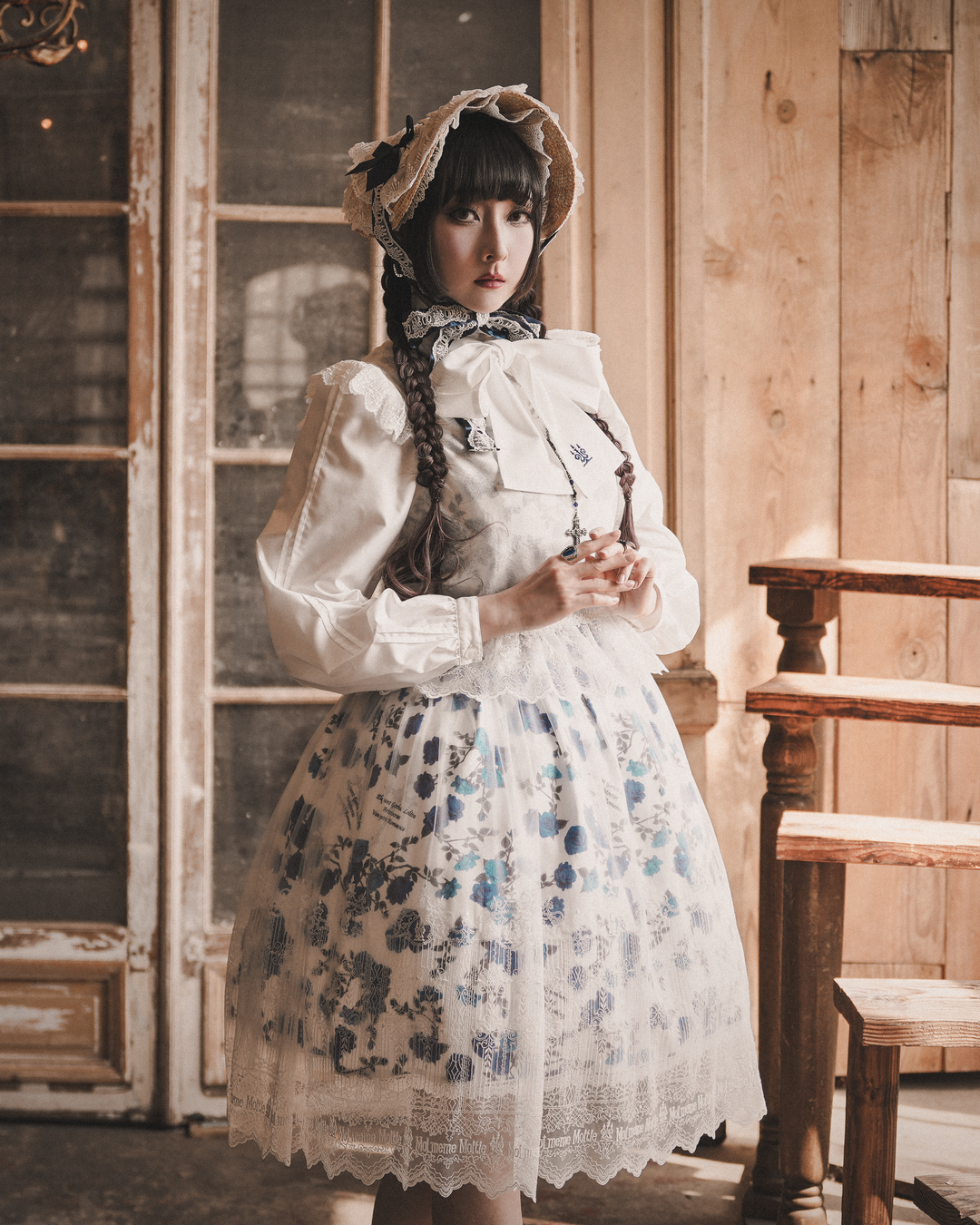 Limited Online sale】Candelabra Emblem Gate 2way Apron Dress | Moi