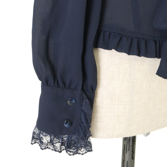 USED】【Sサイズ】フリルリボンスタンドカラーブラウス | Innocent