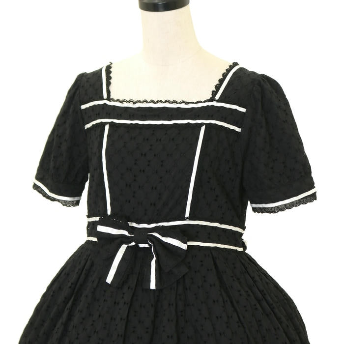 Innocent Ribbon Lace シャーリングワンピース BABY,THE STARS SHINE BRIGHT / Innocent Ribbon Lace