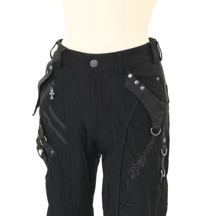 OZZ Croce/オズクロス　ショートカーゴパンツ　クロス刺繍　クロスチャーム CROSS LEATHER PATCH BAGGY SHORTS -2.COLOR- | WALKIN STORE