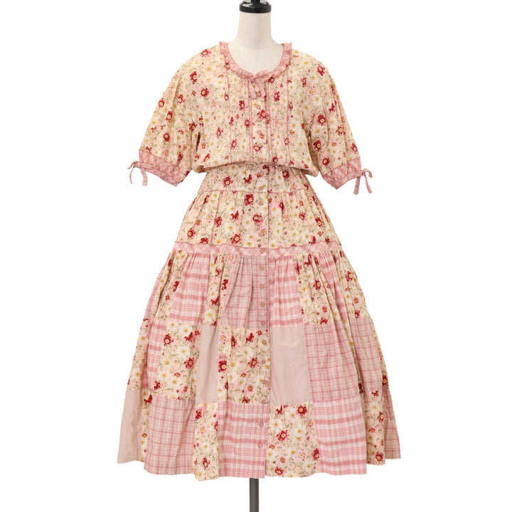 【未着用】ベビーピンクハウスのサクランボ柄の白いワンピース（L・120） 未着用】ベビーピンクハウスのサクランボ柄の白いワンピース（L・120