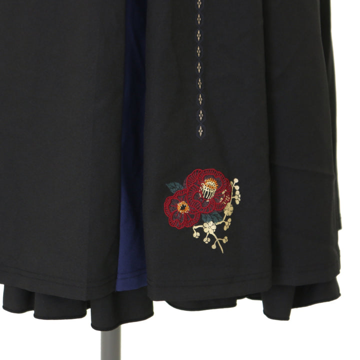 USED】ONESTE 椿刺繍袴風スカート | Ozz On | ロリータ ゴスロリ