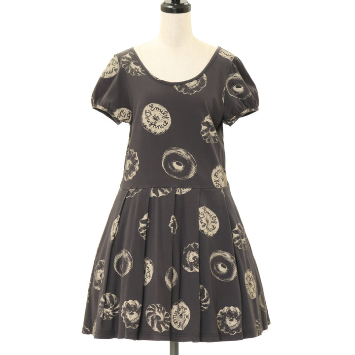 エミリーテンプルキュート ドーナツプリントワンピース エミリーテンプルキュートの苺＆ココア“ドーナツ”柄ワンピース