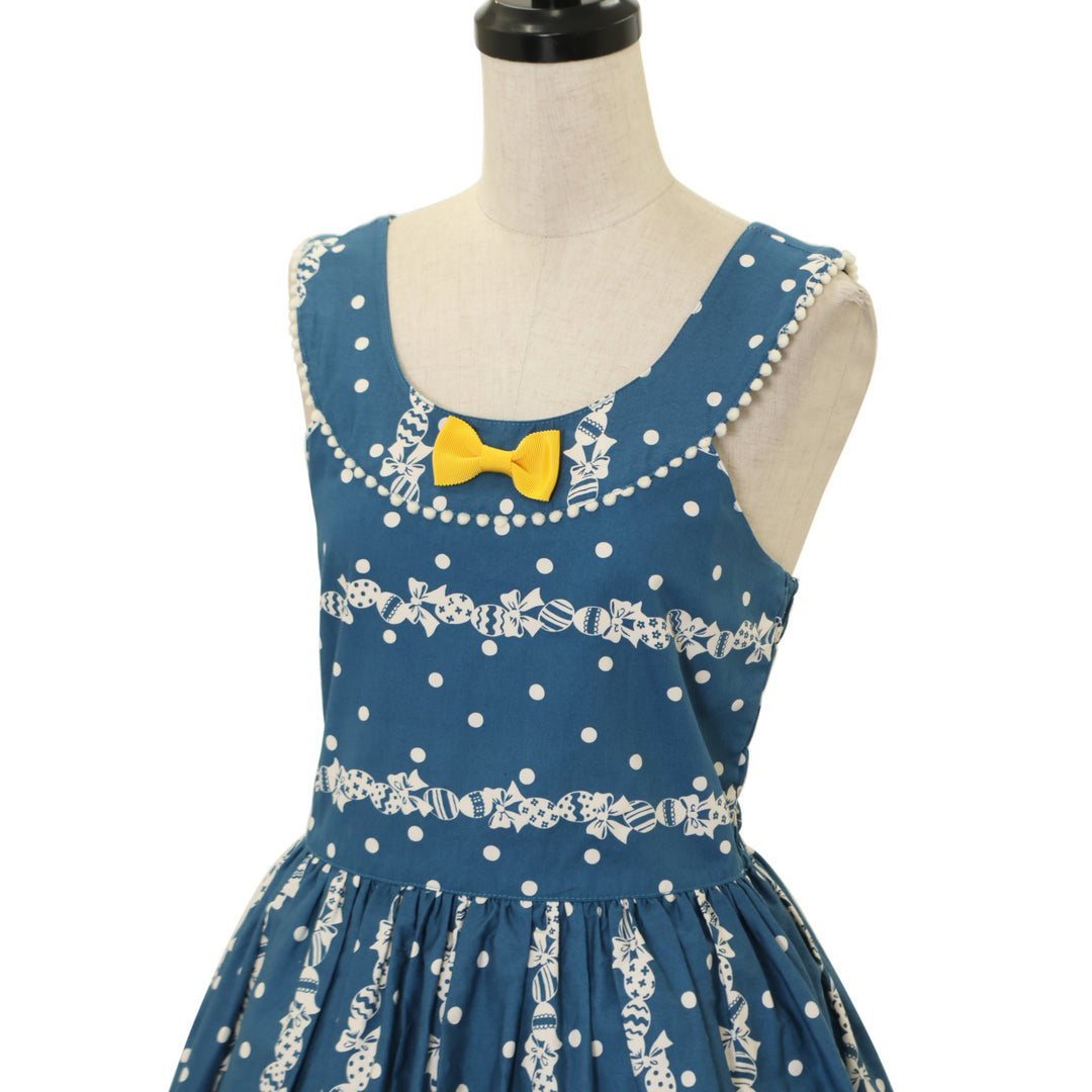 値下　Shirley Temple 160 カップケーキ柄ノースリーブワンピース USED】【160cm】イースタープリントノースリーブワンピース | Shirley