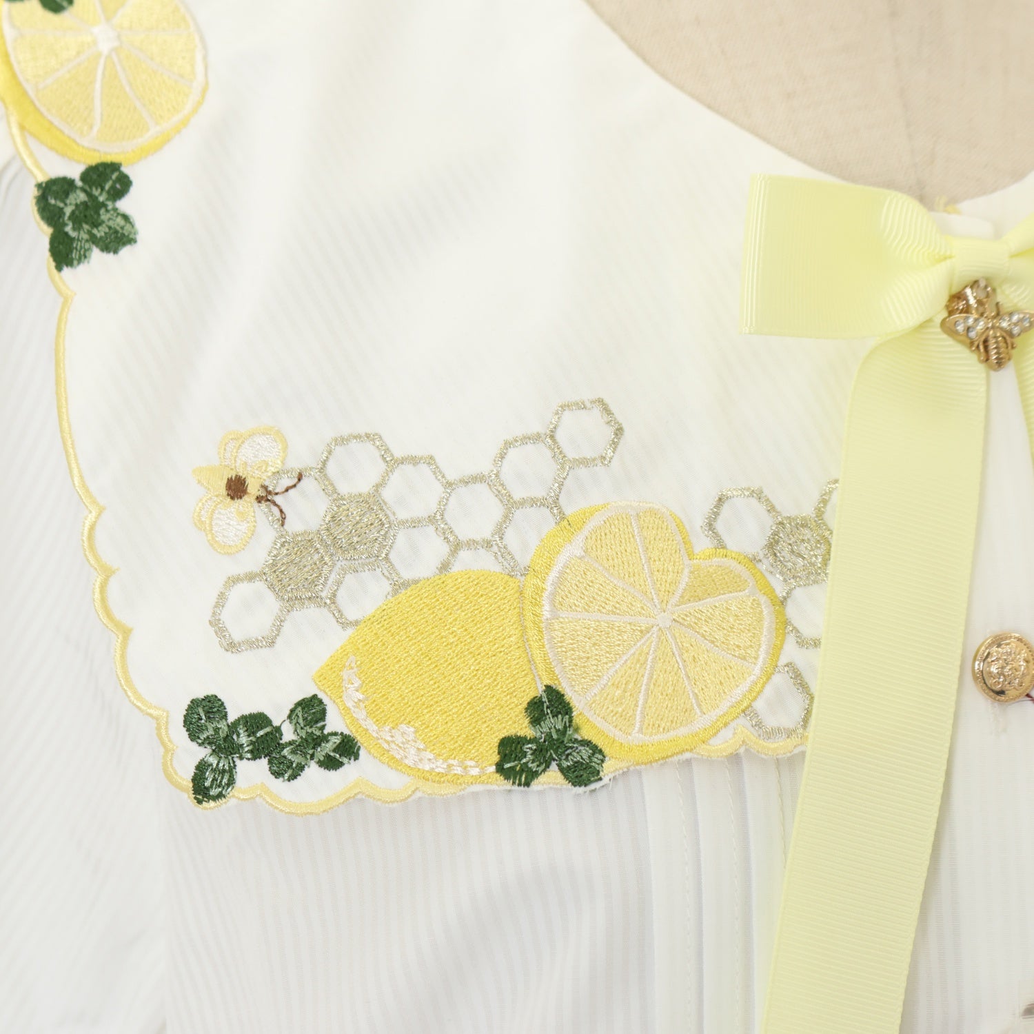 Amavel Honeybee&Lemon セットアップ　イエロー USED】Honeybee & Lemonブラウス | Amavel | ロリータ ゴスロリ
