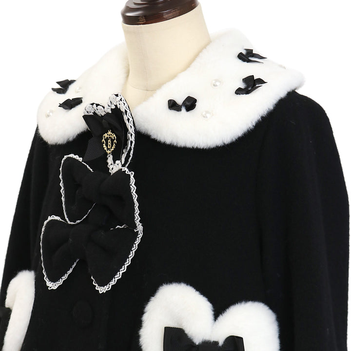 可愛い❣️ 美品　パーリーゲーツ　 ブラック系にハート総柄アウター 可愛い❣️ 美品 パーリーゲーツ ブラック系にハート総柄アウター