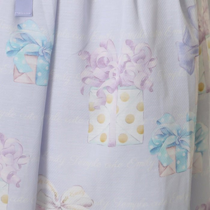 USED】プレゼントBOXキャミソールワンピース | Emily Temple cute