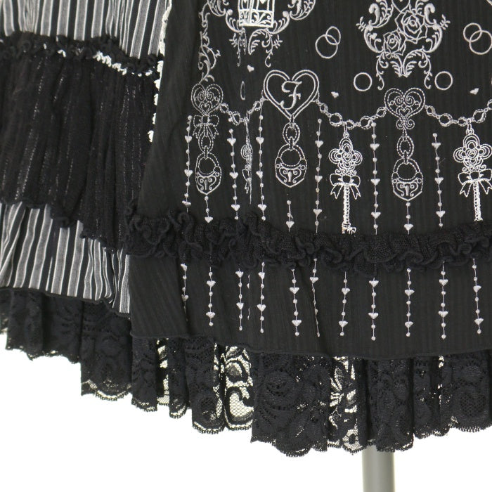 USED】FRILL 鳥かご刺繍ハイウエストバッスルスカート | h.NAOTO