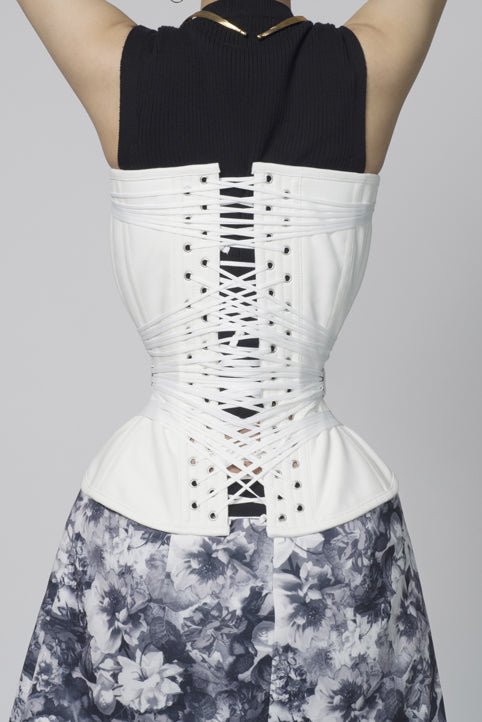 S-curve Fan Lacing | PureOne Corset Works | Wunderwelt Fleur