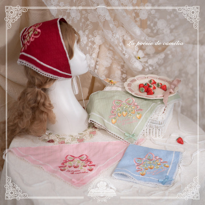Strawberry Picnic 刺繍バブーシュカ | La poésie de camélia Strawberry Picnic 刺繍バブーシュカ | La poésie de camélia