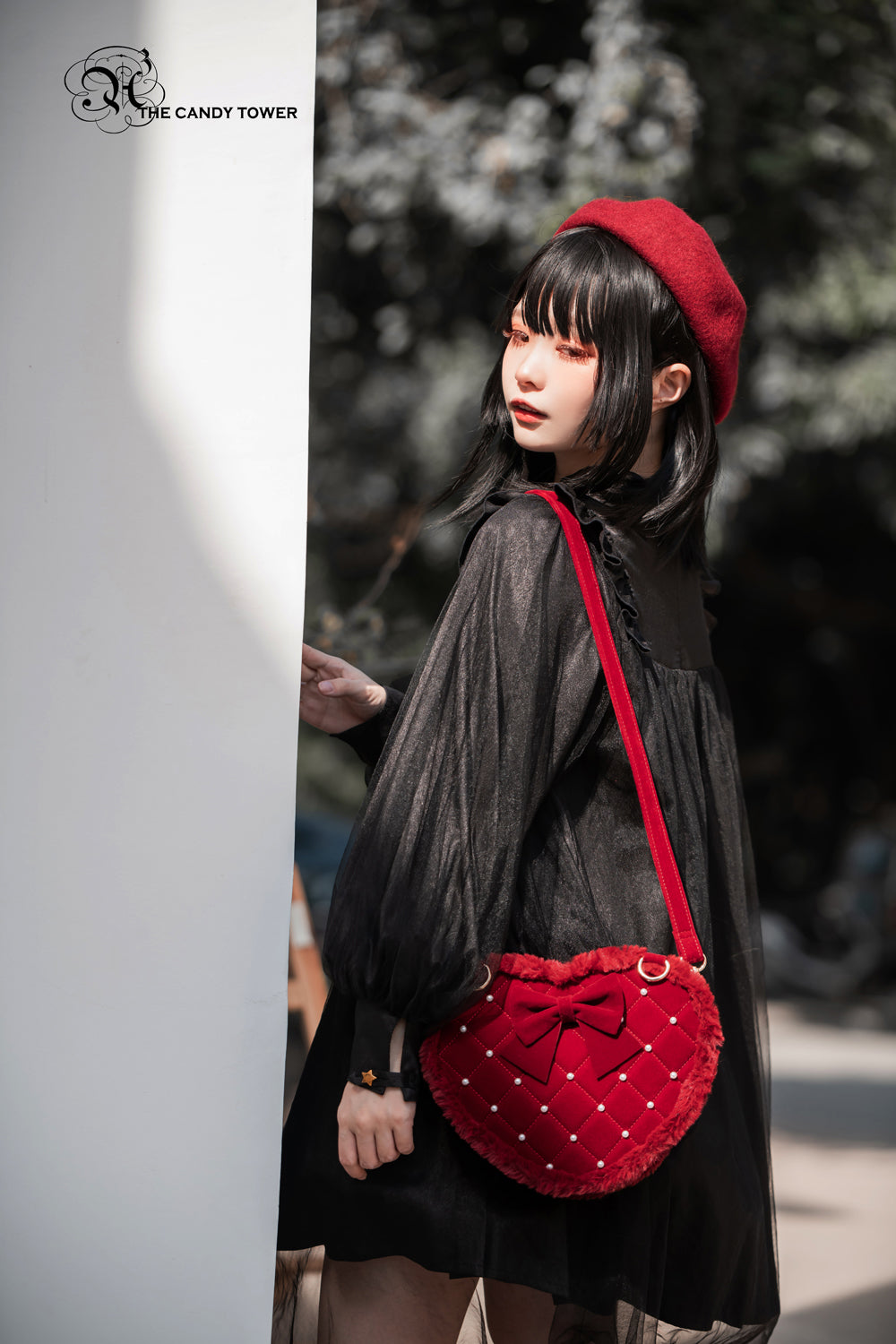 Wonderland Fur Heart Bag | A3, THE CANDY TOWER | Wunderwelt