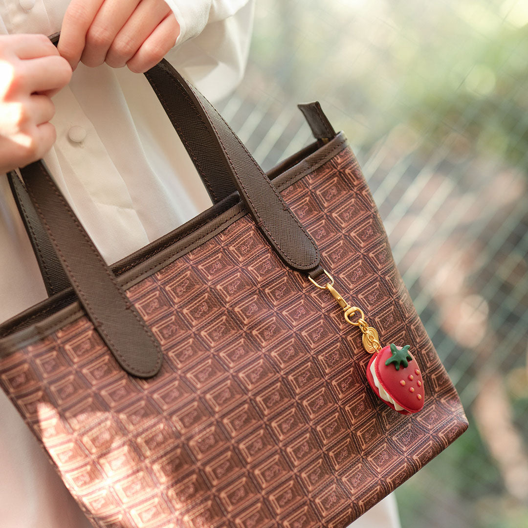 【美味しそうな苺】LV バッグチャーム・ベリーリシャス クロシェ バッグチャーム・ベリーリシャス クロシェ S00｜ルイ・ヴィトン