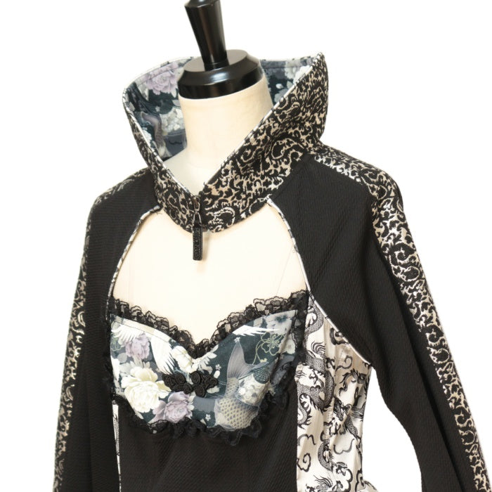 【2025，格安】 Qutie Frash / ドラゴンサテンオフショルショートボレロ ブラック×レッド O-25-08-23-037-QU-TO-OW-OS