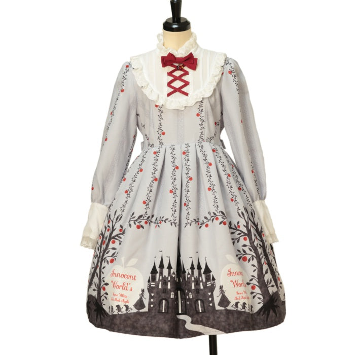 最終お値下げ価格　白雪姫と赤いリンゴワンピースブルー×アカ×オフ USED】【Mサイズ】白雪姫と赤いリンゴワンピース | Innocent World