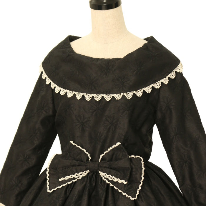 希少✨️ Emily Temple 花刺繍レースワンピース ビッグカラー 黒